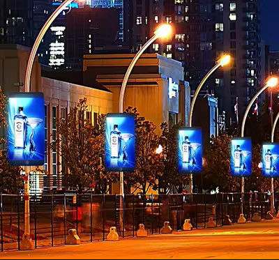 P3.84 Outdoor Led Advertising Board Screen Street Lights Display ODM
